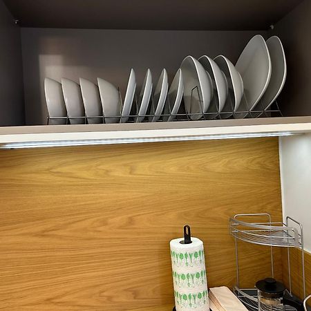 Warm And Modern Brand New Apartment Piraeus Luaran gambar