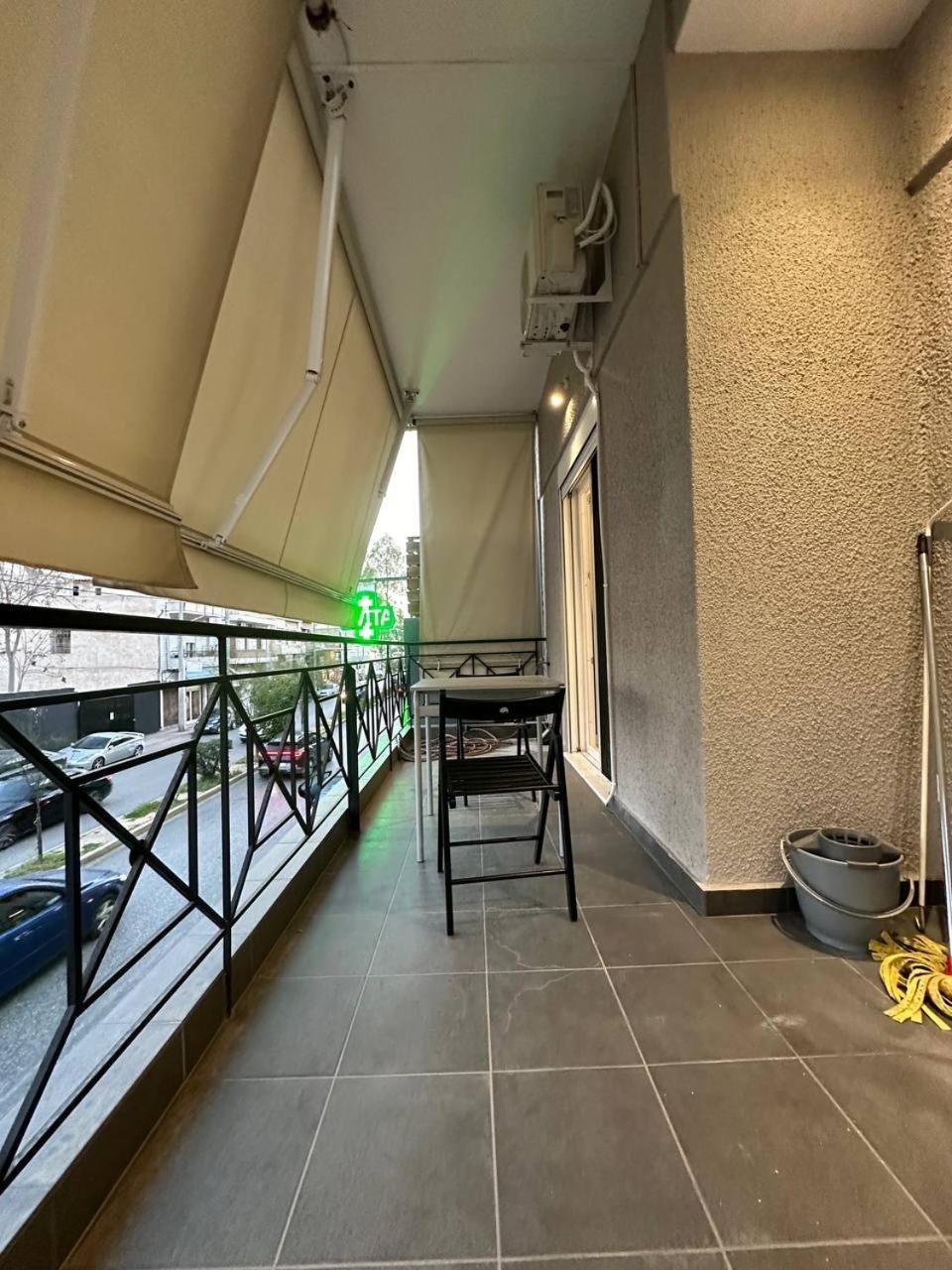 Warm And Modern Brand New Apartment Piraeus Luaran gambar