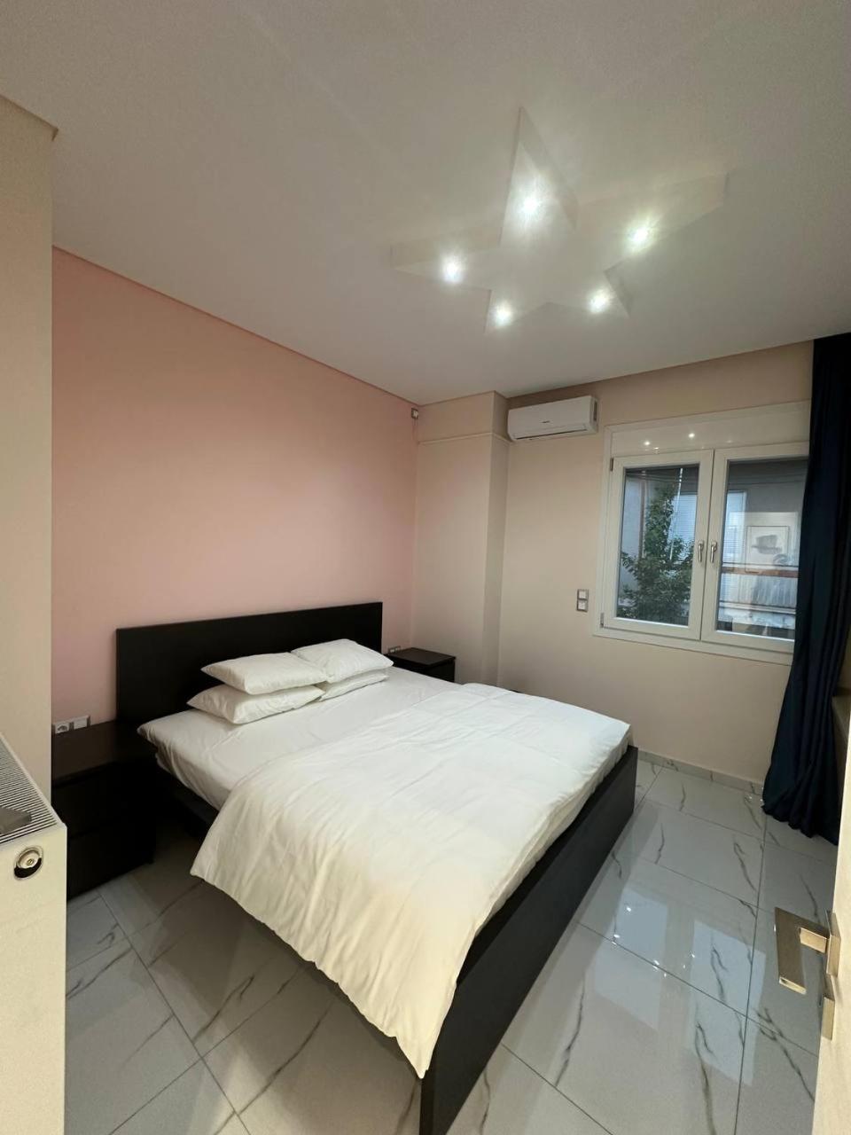 Warm And Modern Brand New Apartment Piraeus Luaran gambar
